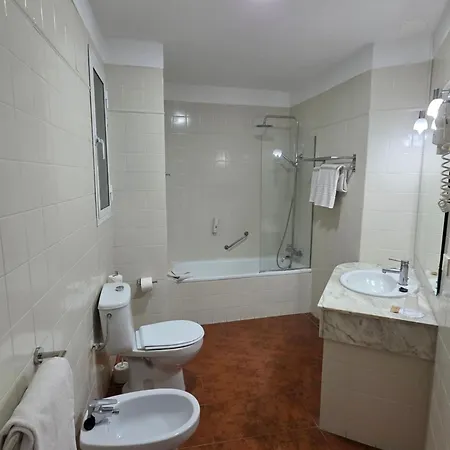 Monopol Hotell 3*