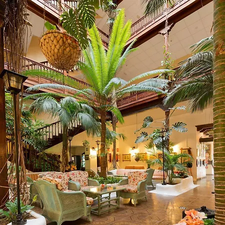 Monopol Hotell