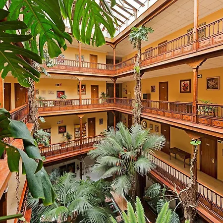 Monopol Hotell 3*
